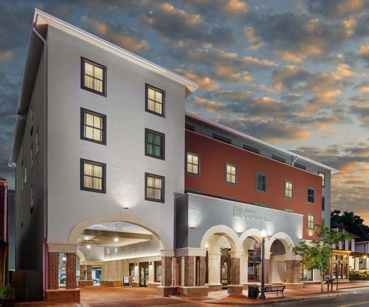 Hilton Garden Inn Annapolis Downtown Wins Chamber President S Award